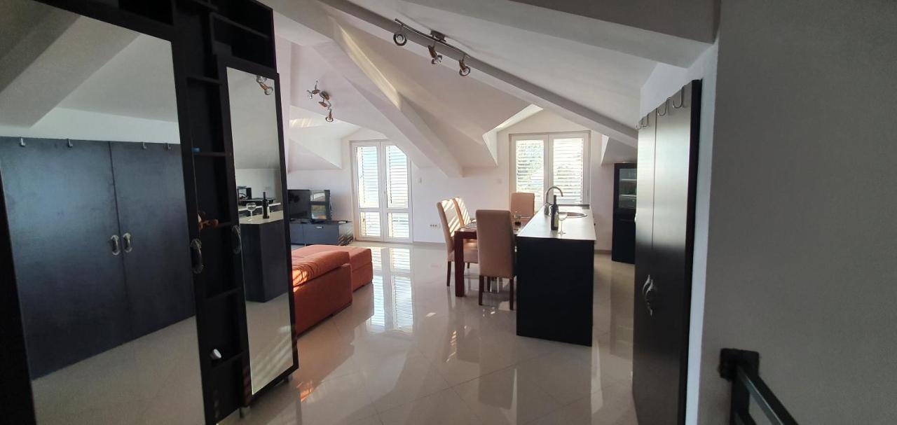 티바트 Penthouse By The Sea 아파트 외부 사진
